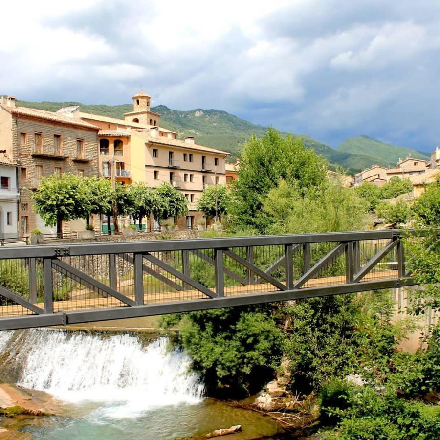 Hostal Fonda Cerdanya La Pobla de Lillet Zewnętrze zdjęcie