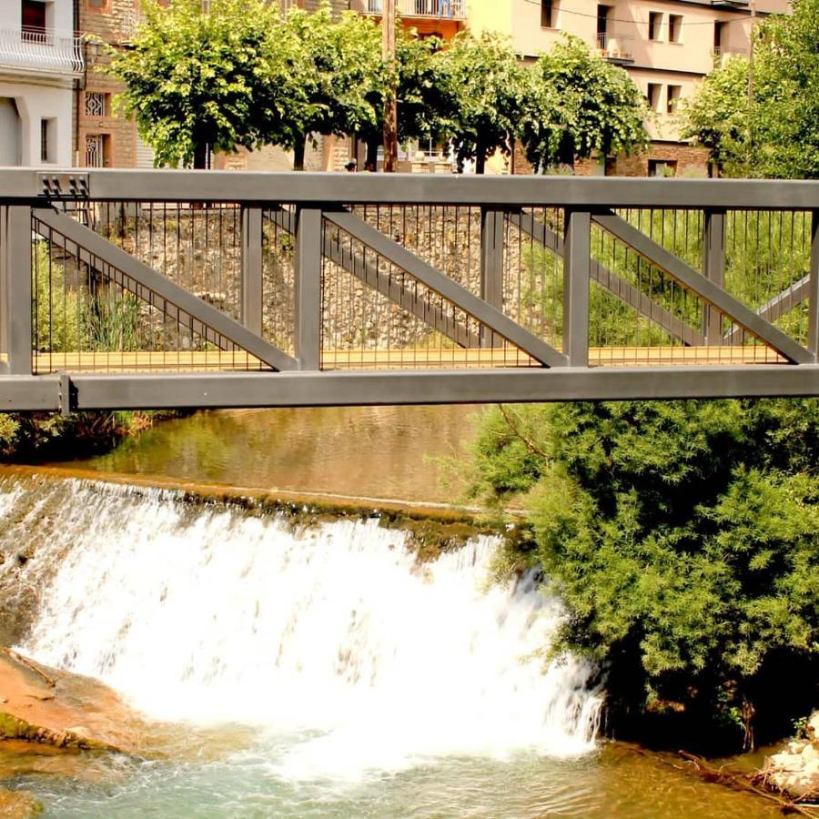 Hostal Fonda Cerdanya La Pobla de Lillet Zewnętrze zdjęcie